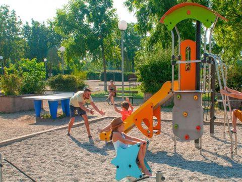 Anne Marie Vous Accueilles Dans Son Logement Familiale Pour 6 Personnes 3 Chambres Confortable Proche D Europa Park A Boofzheim Dans Camping 3 Etoiles Eksteriør bilde